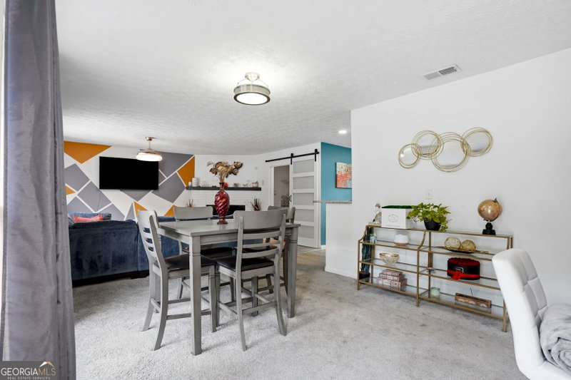 Photo 2 of 405 King Arthur Court