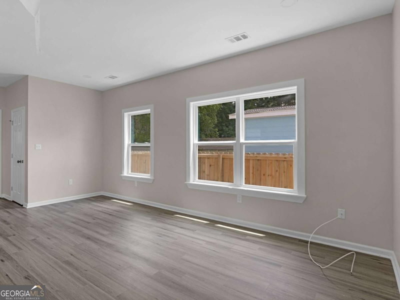 Photo 10 of 1090 Mcdaniel Street SW