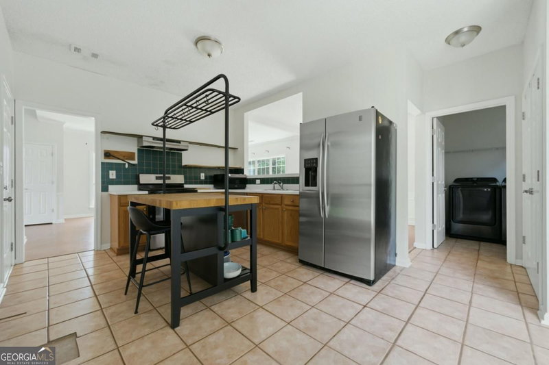 Photo 14 of 619 Lullingstone Drive SE