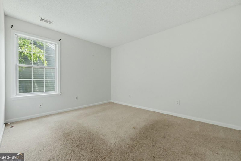Photo 18 of 619 Lullingstone Drive SE