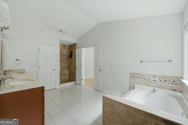 Photo 27 of 619 Lullingstone Drive SE