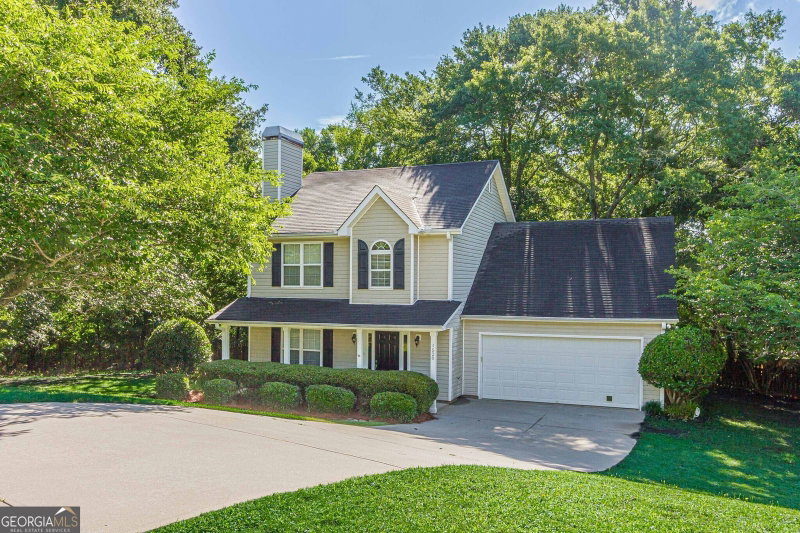 1520 Riverglen Drive