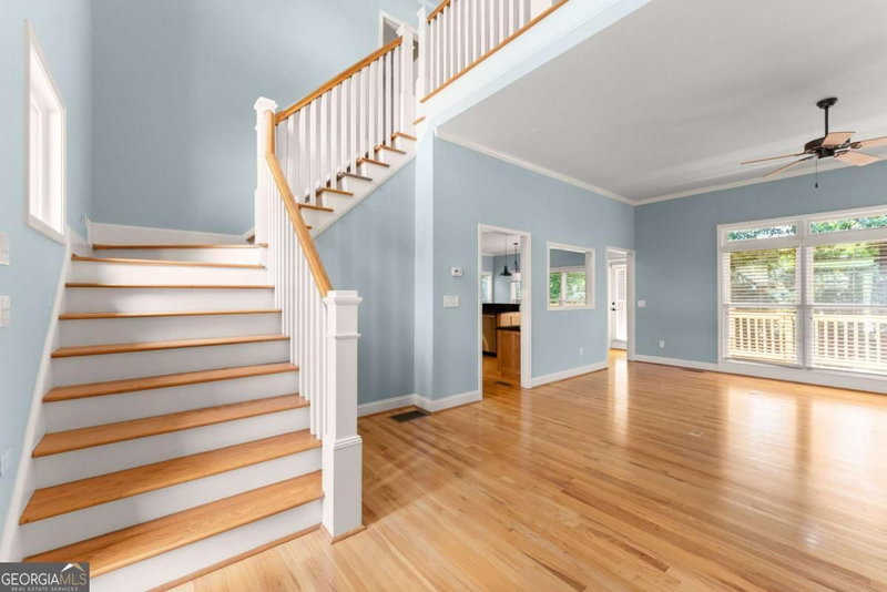 Photo 9 of 6277 Lakeview Drive