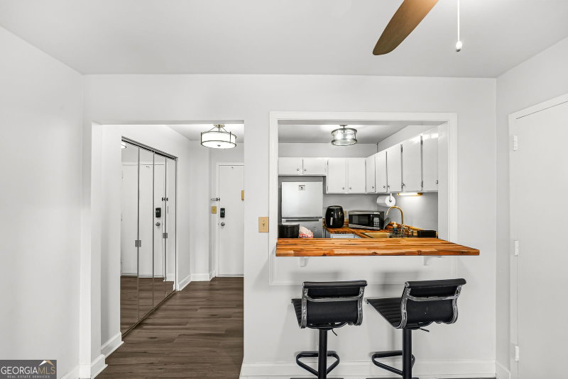 Photo 4 of 215 Piedmont Avenue NE #APT 305