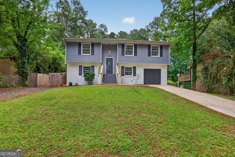 657 Overlook Court
