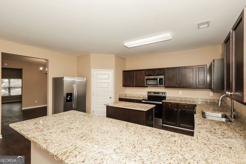 Photo 11 of 2812 Feldspar Way