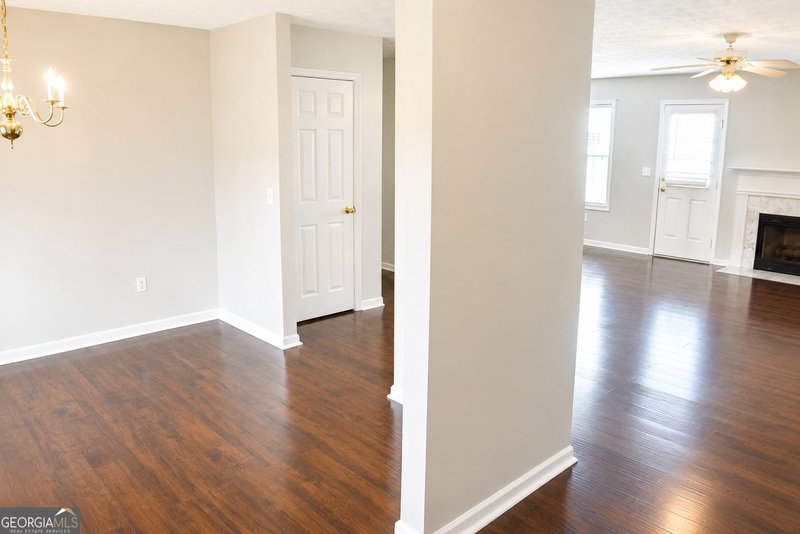Photo 7 of 904 Meadow Walk Drive