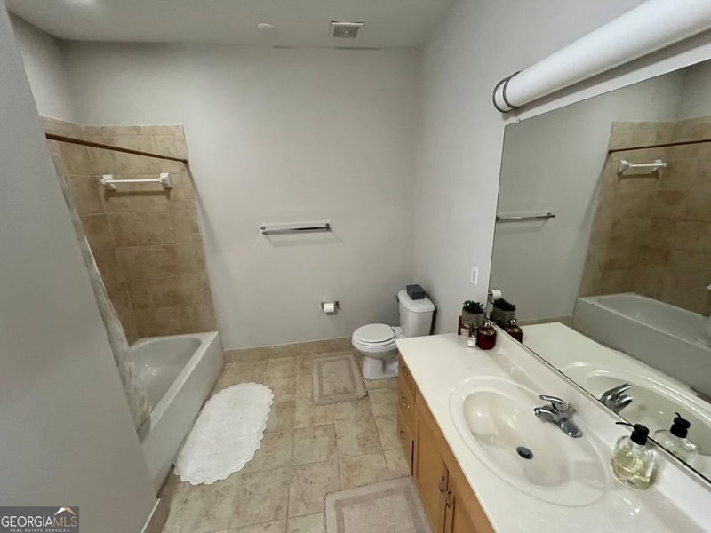 Photo 6 of 870 Mayson Turner Road NW #1336