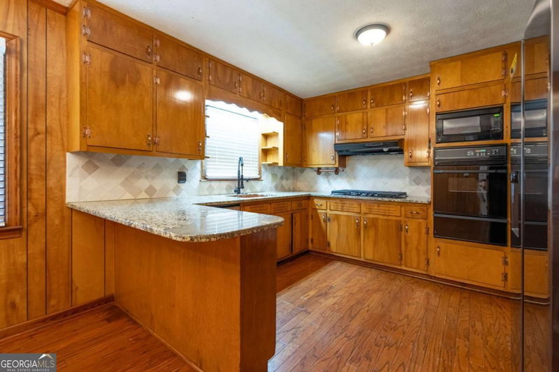 Photo 12 of 3430 Hillbrook Court SW