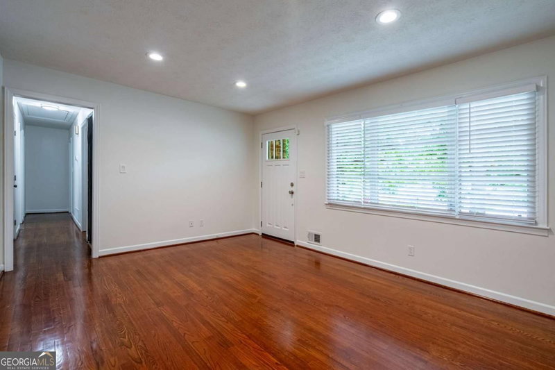 Photo 35 of 3430 Hillbrook Court SW