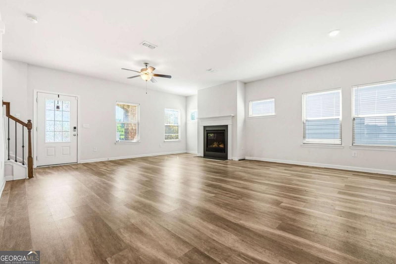 Photo 11 of 4676 Electric Avenue SW