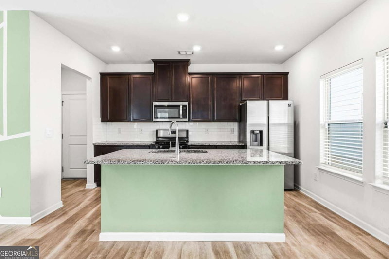 Photo 8 of 4676 Electric Avenue SW