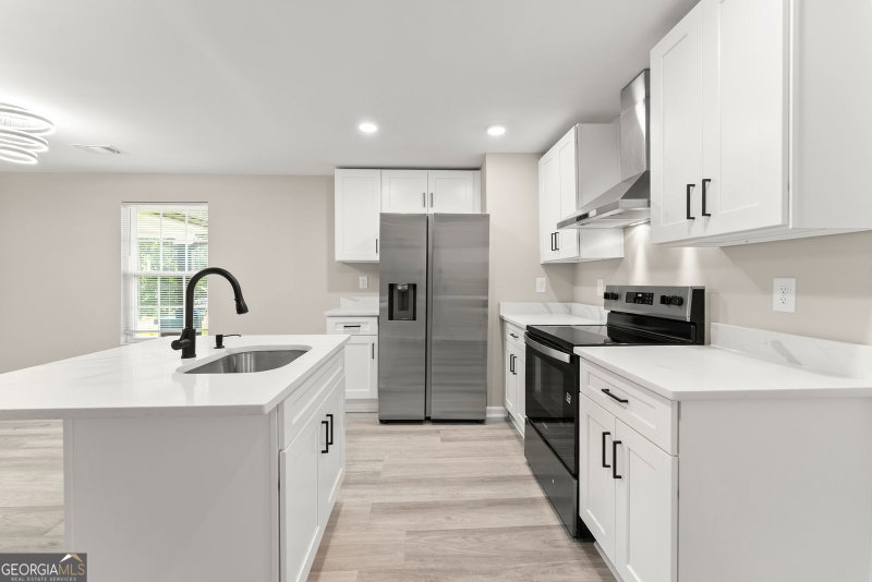 Photo 19 of 239 E Currahee Street