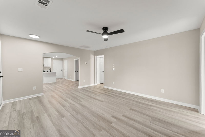 Photo 8 of 239 E Currahee Street