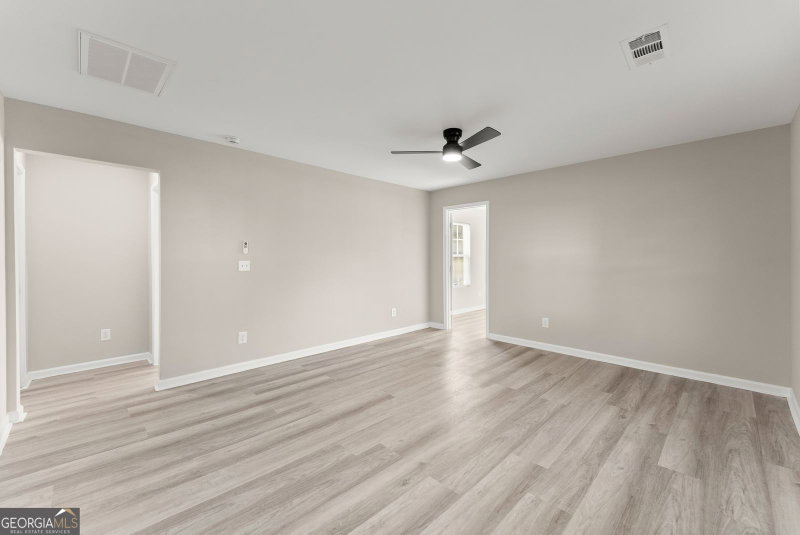 Photo 9 of 239 E Currahee Street