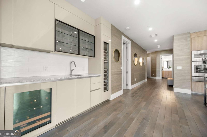 Photo 14 of 3107 Peachtree Road NE #1804