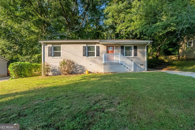 2406 Swallow Circle SE