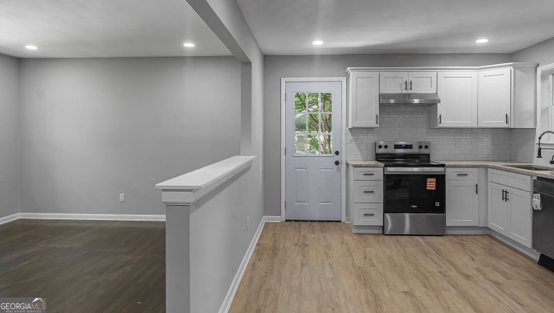 Photo 10 of 5678 Deerfield Court