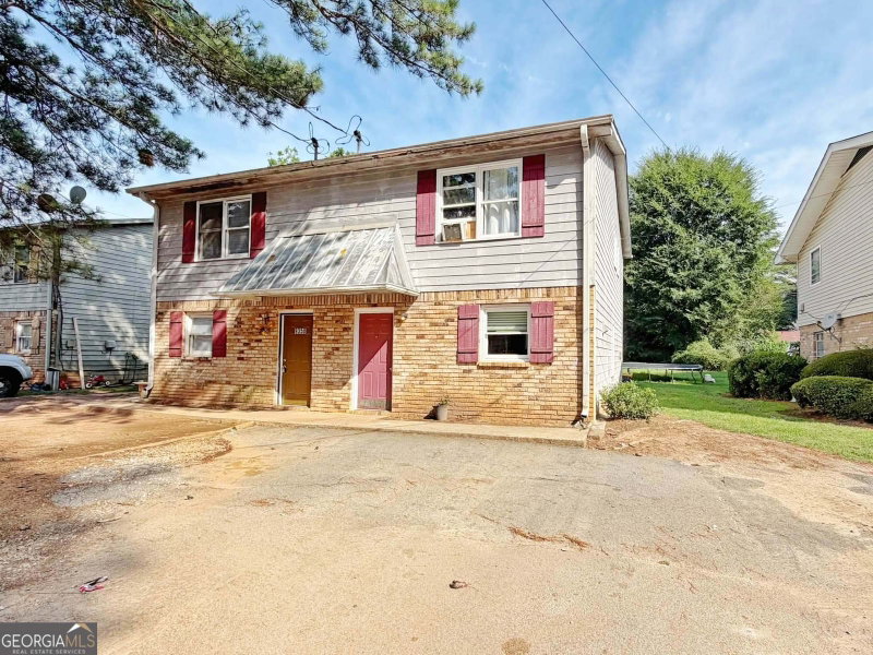 Photo 3 of 935 Six Oaks Circle #B
