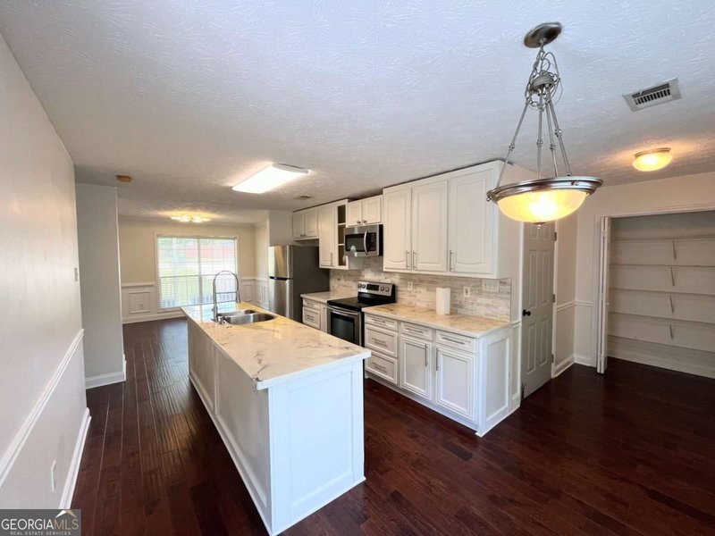 Photo 11 of 155 Summer Leigh Drive