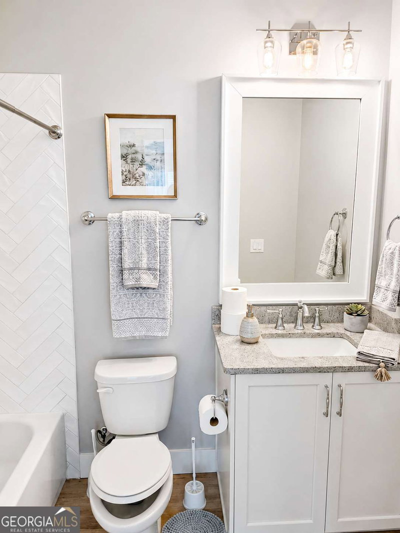 Photo 16 of 2522 Appleden Place #6