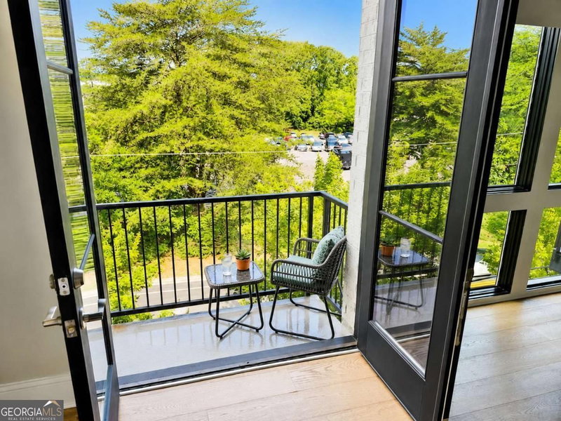 Photo 9 of 2522 Appleden Place #6