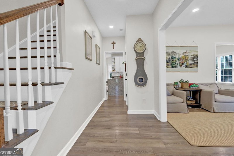 Photo 4 of 3960 Oak Park Drive