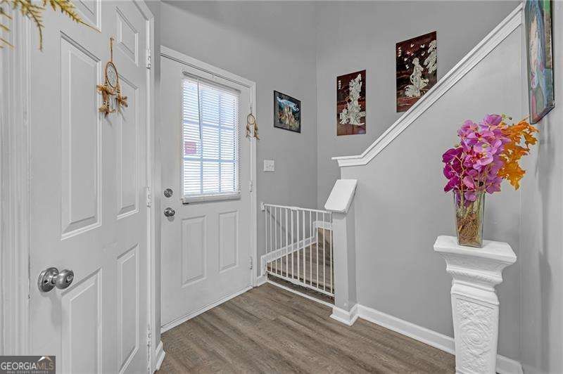 Photo 3 of 6722 Gallant Court SE