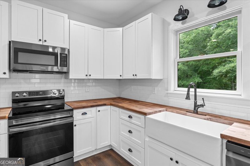 Photo 15 of 498 N Raburn Road