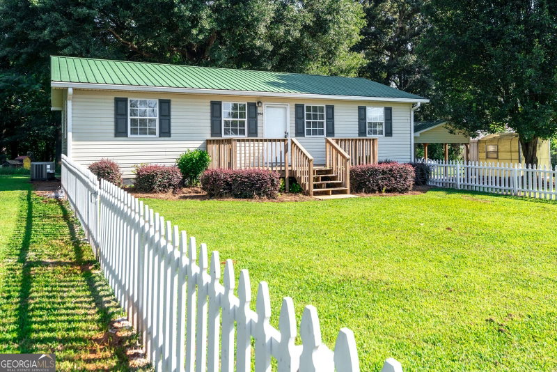 894 Lakeview Drive