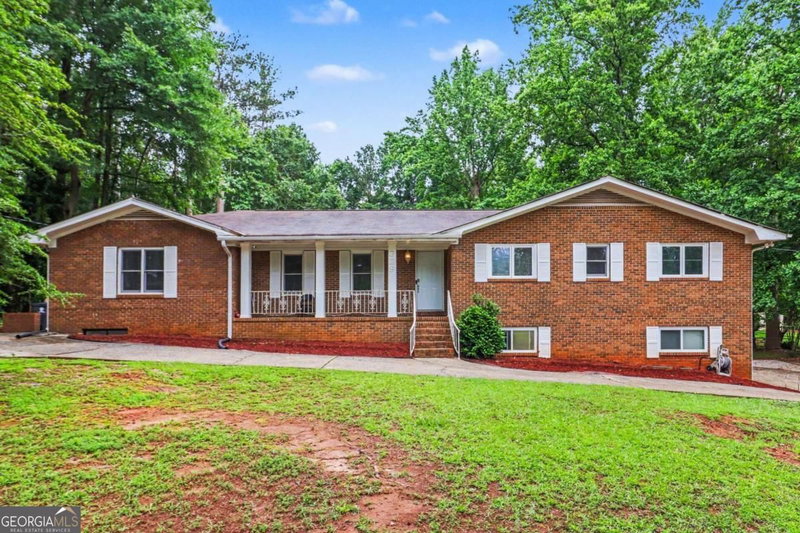 329 Plantation Circle