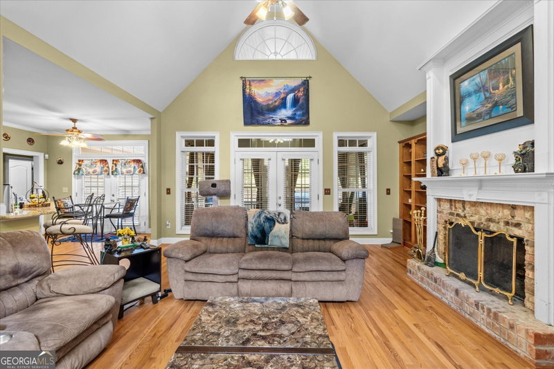 Photo 4 of 4050 Golfview Court