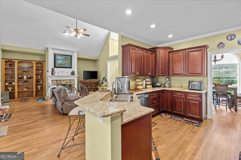 Photo 5 of 4050 Golfview Court