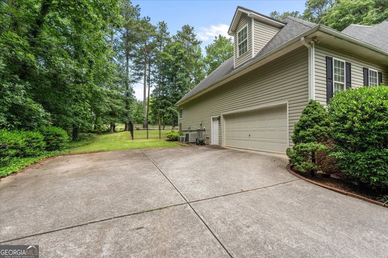 Photo 48 of 4050 Golfview Court