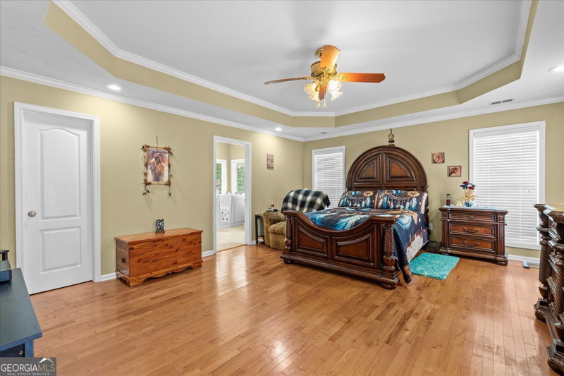 Photo 6 of 4050 Golfview Court