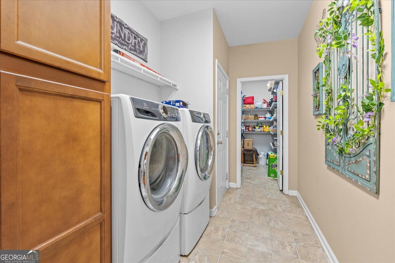 Photo 9 of 4050 Golfview Court