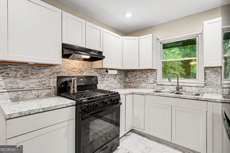 Photo 12 of 5633 Cypress Drive