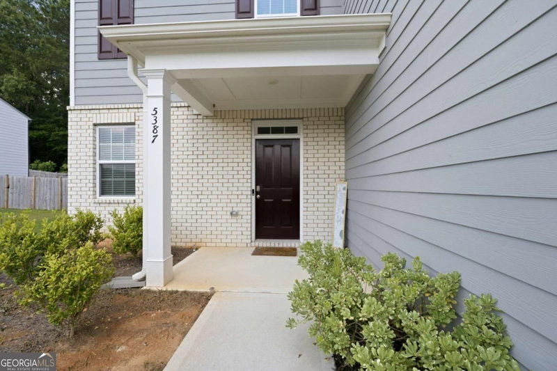 Photo 2 of 5387 Coldstream Drive
