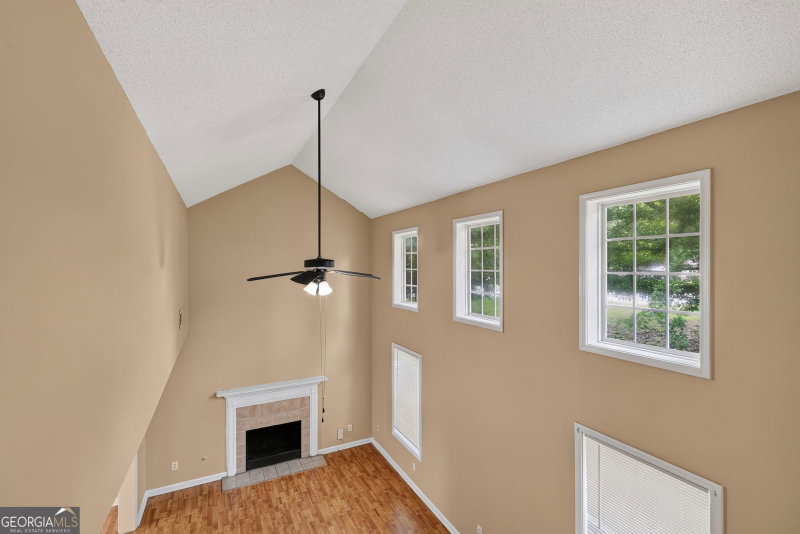 Photo 11 of 1024 Abercorn Way