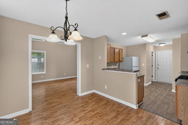 Photo 21 of 1024 Abercorn Way