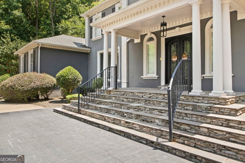 Photo 3 of 335 Birkdale Drive