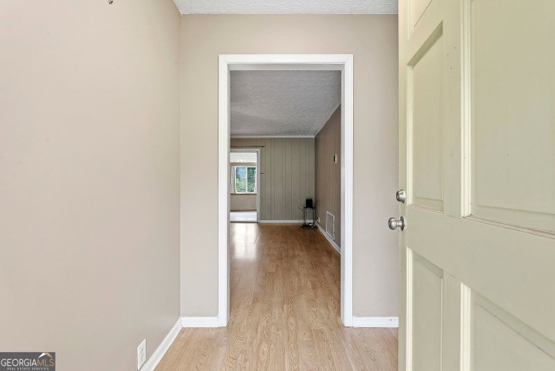 Photo 8 of 19 Colonial Drive