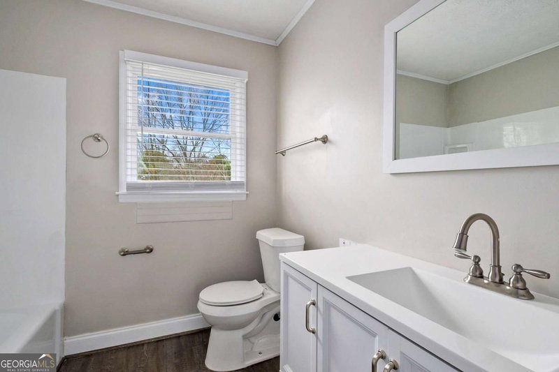 Photo 12 of 2037 Englewood Way