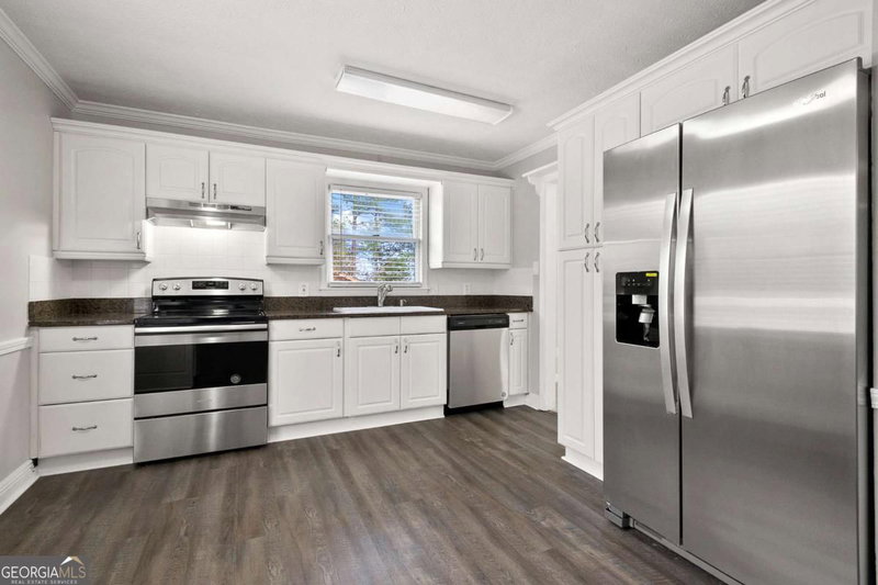Photo 5 of 2037 Englewood Way