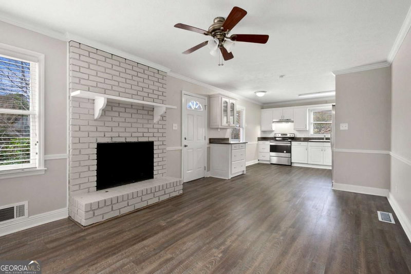 Photo 8 of 2037 Englewood Way