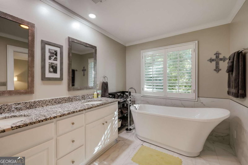 Photo 25 of 126 Briarcliff Road #2