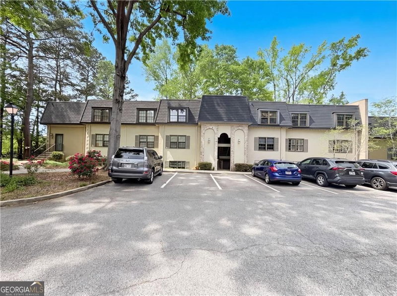 27 Chaumont Square NW