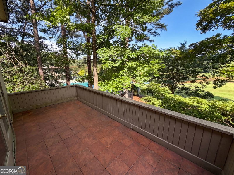Photo 18 of 27 Chaumont Square NW