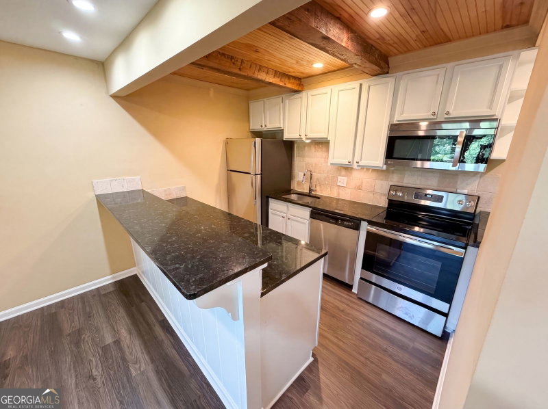 Photo 6 of 27 Chaumont Square NW