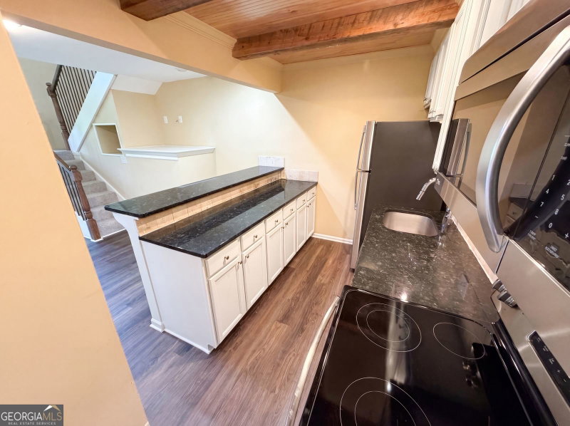 Photo 7 of 27 Chaumont Square NW